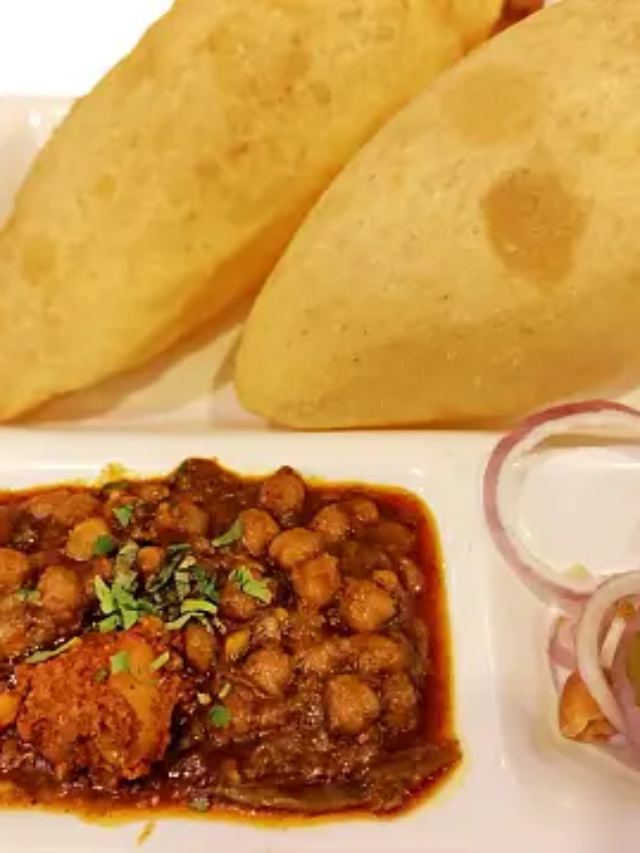 Culinary Bliss: Chhole Bhature – A Perfect Harmony of Spiced Chickpea Curry and Fried Bread