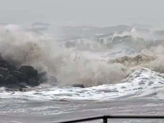 Cyclone Biparjoy Brings Devastating Storm to Mumbai and Gujarat