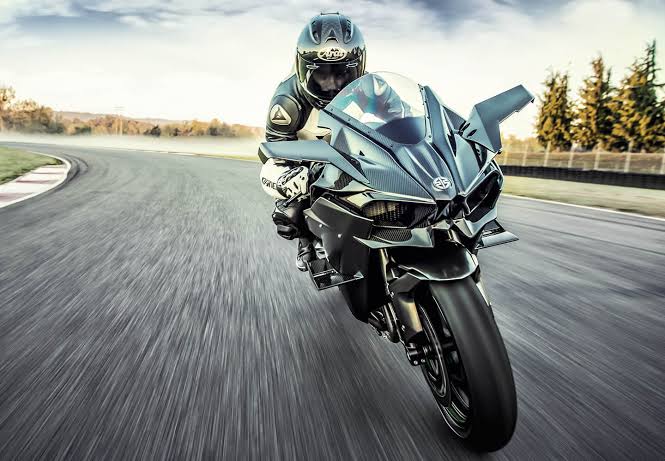 Kawasaki Ninja H2R: The Ultimate Track Weapon