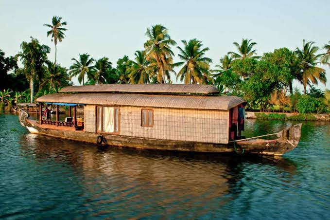 The Kuttanad Backwaters: A Serene Oasis in Kerala